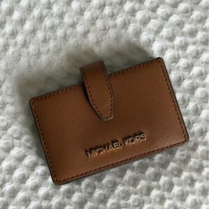 Michael Kors Jet Set Travel Medium Saffiano Leather Accordion Card Case